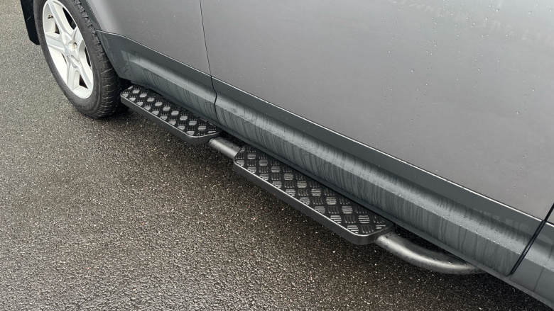 Land Rover Defender 2.0 D240 SE 110 5dr Auto Diesel Estate